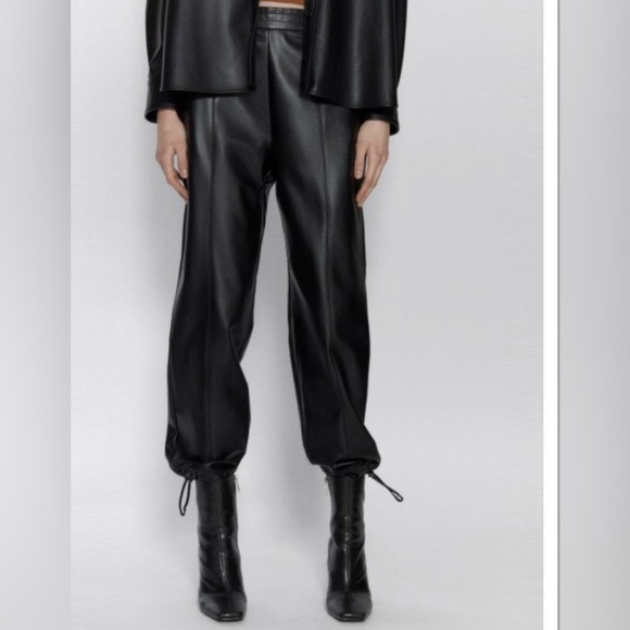 NWT Zara Faux Leather Balloon Joggers. Color Black. Size Medium. - Picture 2 of 14